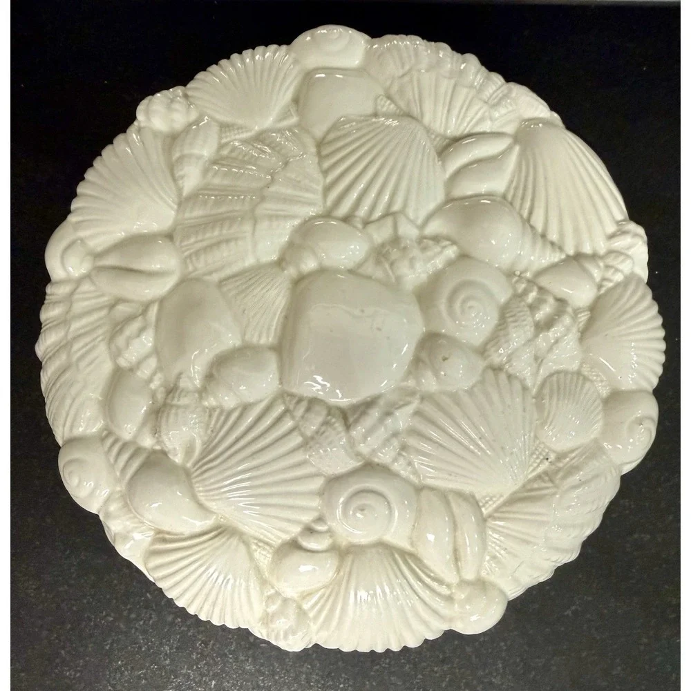 1960s Mottahedeh Italy Embossed Creamware Casserole Bowl with Sea Shell Lid #30